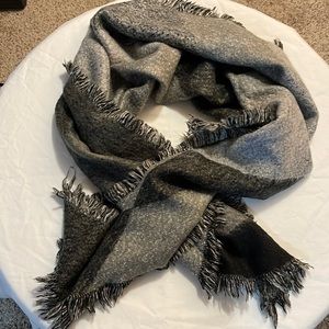 Modern Heritage Gray Wrap